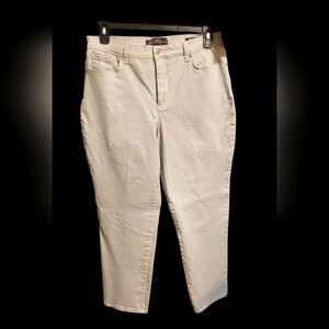 Gloria Vanderbilt Women's Off-White Cropped Jeans